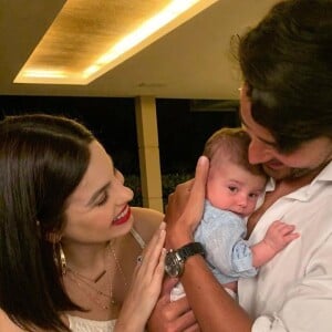 Sthefany Brito foi elogiada por famosas em foto com o filho, Antonio Enrico