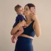 Sthefany Brito volta a malhar e combina look fitness com filho de 3 meses: 'Apoio moral'