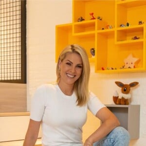 Ana Hickmann ficou encantada com a decoração do quarto do filho