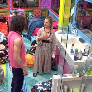 'BBB 21': Carla Diaz se emociona com Lumena