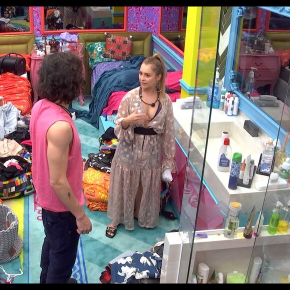 'BBB 21': Carla Diaz se emociona com Lumena