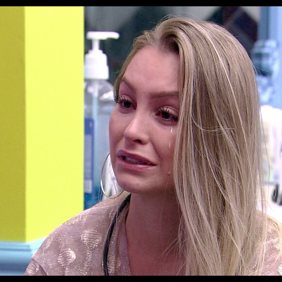 'BBB 21': Carla Diaz chora ao falar sobre Lumena