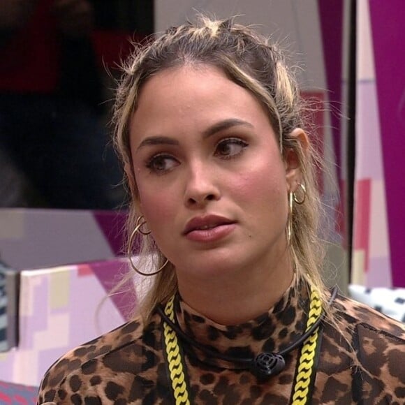 Karol Conká explica por que não vetou Sarah da prova do Líder no 'BBB 21': 'Eu achei que seria injusto colocar ela já que tinha enviado para o Paredão, não achei certo vetar ela'