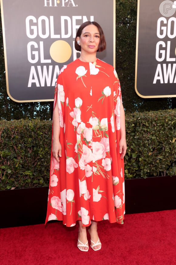 Maya Rudolphno usa vestido com estampa floral no 'Globo de Ouro'!