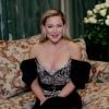 Kate Hudson investe em decote coração e manga bufante em vestido da Louis Vuitton no 'Globo de Ouro'!