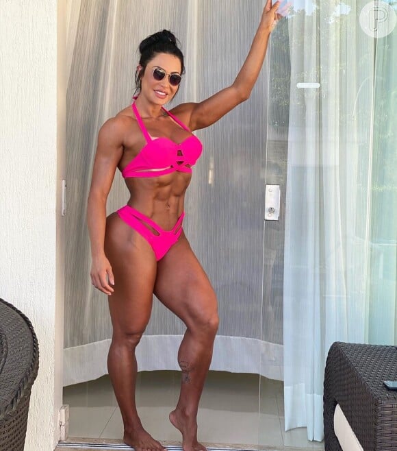 Gracyanne Barbosa pesa 83 kg e tem 1,74m de altura