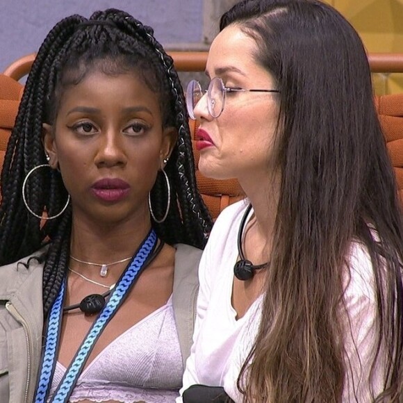 No 'BBB 21', Juliette encoraja Camilla de Lucas a conversar com Caio: 'ele vai entender que não pode falar. Aí se ele falar, é por conta e risco dele'