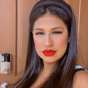 Simone se divertiu ao contar que a filha deu muito trabalho durante a sessão fotográfica