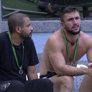 No 'BBB 21', Projota diz para Pocah deixar o coração de lado: 'Eu como espectador do show, não acharia o jogador mais interessante pra deixar aqui nesse momento'