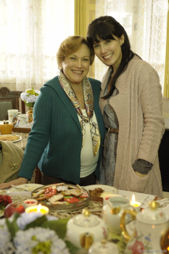 Na novela 'A Vida da Gente', Eva (Ana Beatriz Nogueira) expulsou de casa a filha Manuela (Marjorie Estiano), acolhida pela avó, Iná (Nicette Bruno)