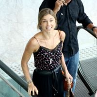 Grazi Massafera usa bolsa Chanel para passear em shopping do Rio