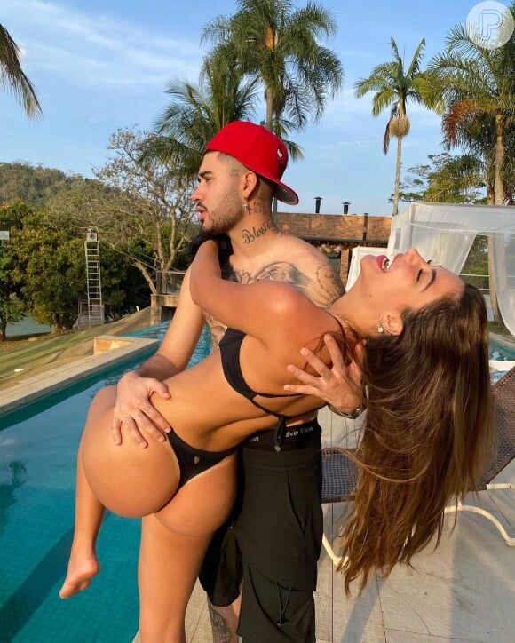 Kevinho e Gabriela Versiani terminaram namoro, mas funkeiro ainda mantém no Instagram fotos com a modelo