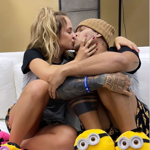 Gabi Martins troca declarações apaixonadas com namorado, Tierry: 'Te amo, neném'