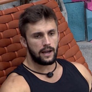 'BBB 21': Arthur chama Viih Tube de 'falsa' após formação de Paredão e ganha torcida da web