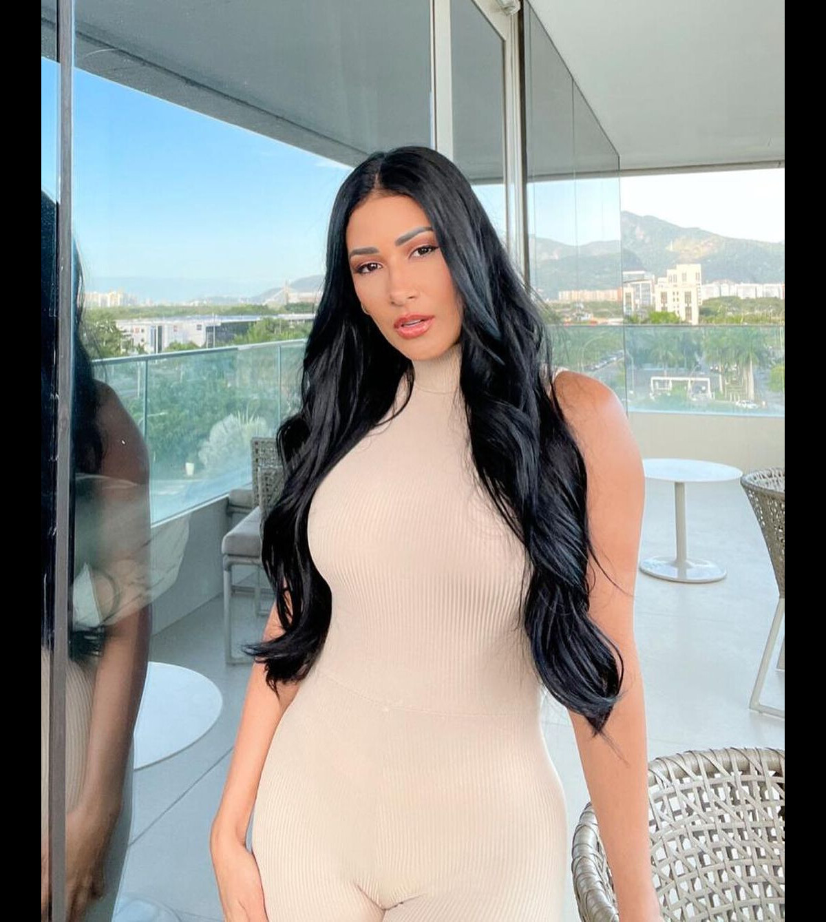 Foto: Dupla de Simaria, Simone posou com macacão nude justo ao corpo e  escreveu I na legenda - Purepeople