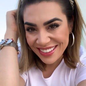 Naiara Azevedo foi a última sertaneja a participar da brincadeira, completando a palavra 'Amigas'