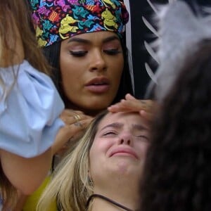 'BBB 21': Viih Tube teve crise de choro e foi consolada por Pocah, Juliette e Camilla de Lucas