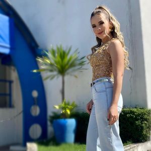 Thaeme relata mais enjoos em nova gestação