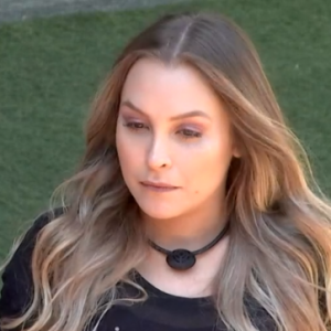 Carla Diaz ficou decepcionada após sair do 'BBB21' e assistir cenas com Arthur Picoli: 'Vi muita coisa, fiquei muito chateada, muito decepcionada e não foi o que me falaram não, eu mesma vi'