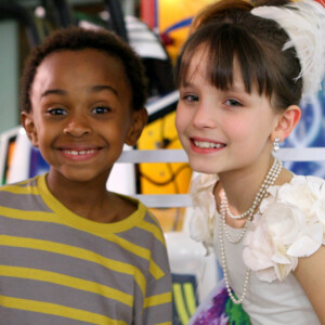 Em 'Carrossel', Cirilo (Jean Paulo Campos) sofria com as maldades de Maria Joaquina (Larissa Manoela)