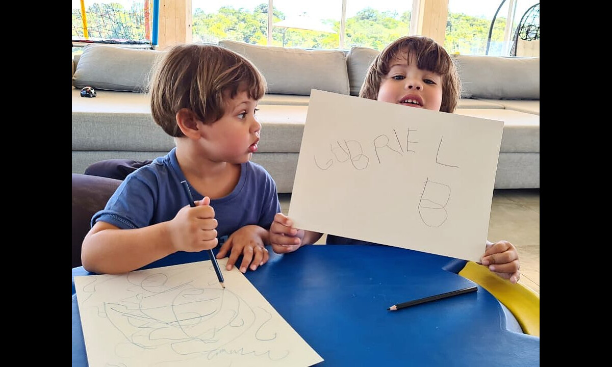 Foto Andressa Suita Mostrou Que Seu Filho Mais Velho Com Gusttavo Lima J Sabe Escrever