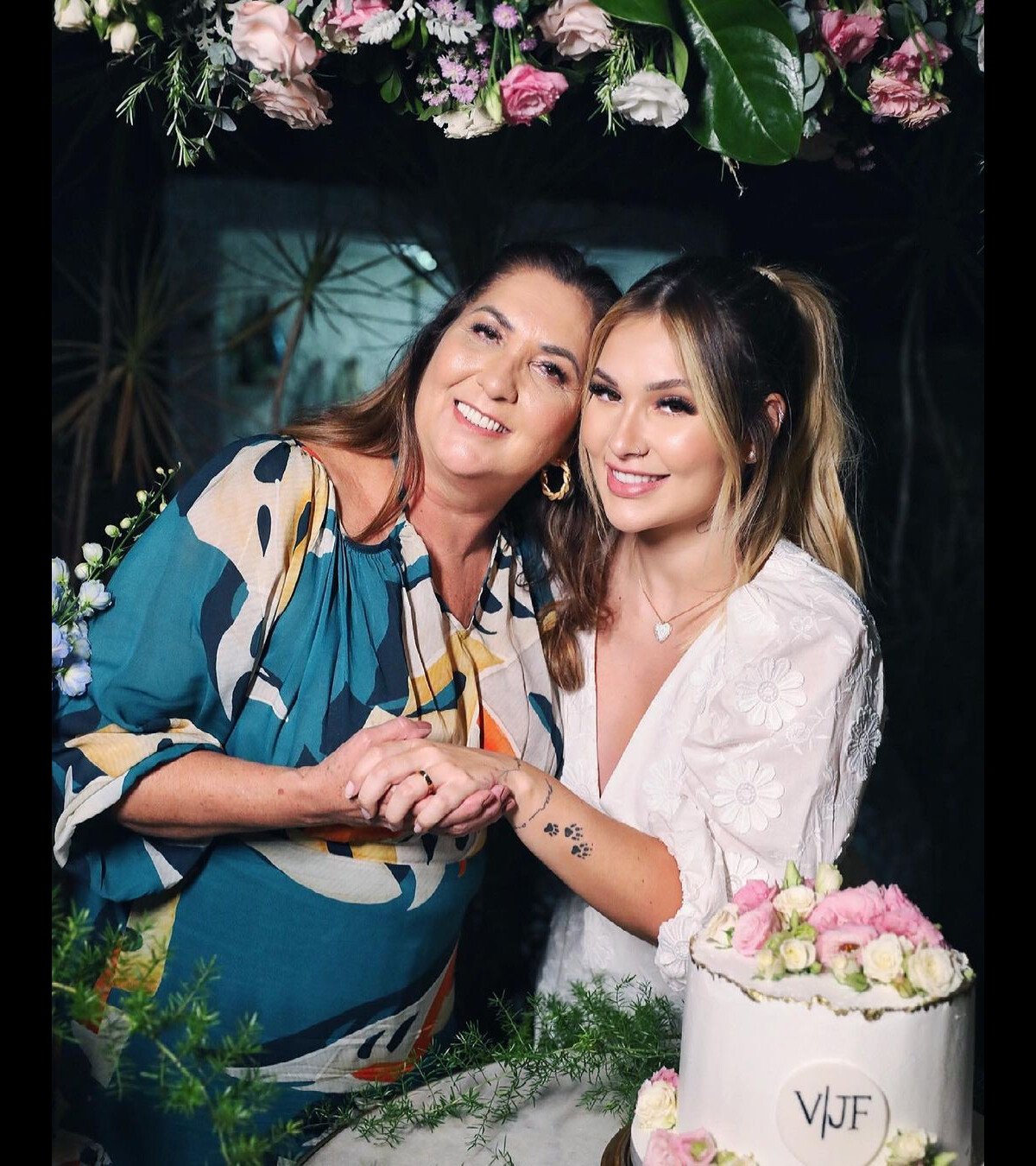 Foto: Virgínia Fonseca e a mãe, Margareth Serrão, arrumam juntas bolsa ...