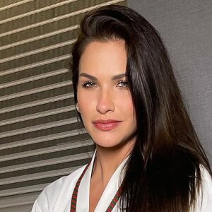 Andressa Suita posou com look de R$ 15 mil para fotos