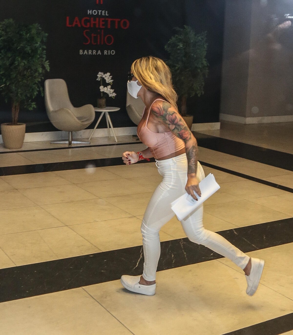 Foto: Bianca Dominguez disse que foi abordada por MC VK para ir ao hotel e  ter relações sexuais com ele e MC Kevin. A modelo cobrou R$ 1 mil de cada -  Purepeople