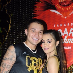 MC Gui aparece em foto na web durante festa ao lado da namorada
