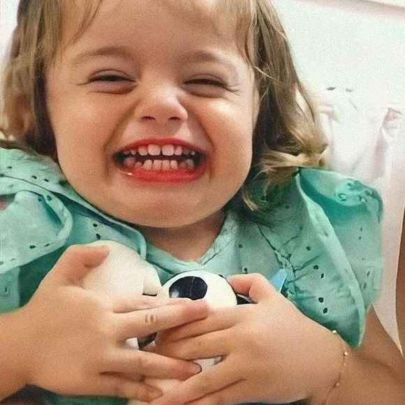 Thaeme Mariôto garantiu que, após parar de amamentar, a filha ficou com a saúde melhor