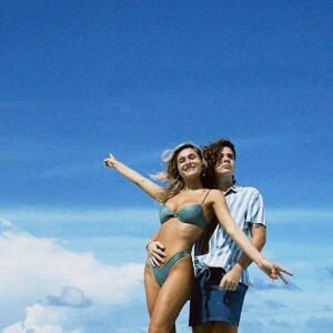 Sasha Meneghel surgiu de biquíni em foto de lua de mel com o marido, João Figueiredo