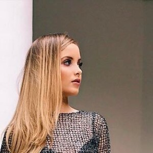 Giovanna Chaves desabafa: 'Vocês tem que entender que eu tenho 19 anos, eu cresci, eu continuo fazendo vários trabalhos infantis, novela, filme, mas eu também cresci, e eu sou uma mulher hoje em dia, sabe?'