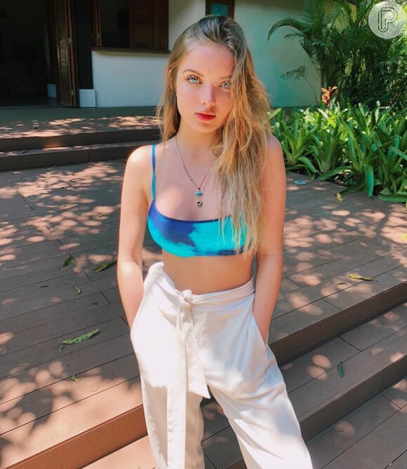 Giovanna Chaves 🧚🏻 on X: dama de vermelho  / X