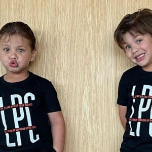 Andressa Suita mostrou evolução dos filhos, que combinaram look em foto. 'Enormes!', concordou web