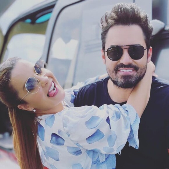 Maiara e Fernando Zor ficaram noivos em Dubai durante salto de paraquedas