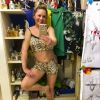 De pijama sexy e barriga de fora, Vera Fischer agita web