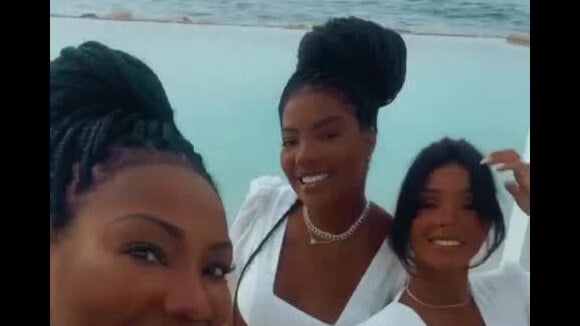 Ludmilla e Brunna Gonçalves renovam votos de casamento em Curaçao