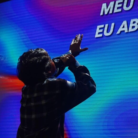 Marido de Sasha, João Figueiredo, cantou em celebração relogiosa nos EUA