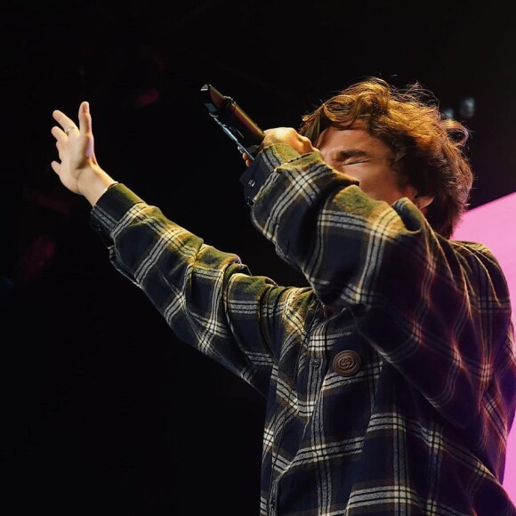 João Figueiredo soltou a voz em culto em Orlando, nos Estados Unidos