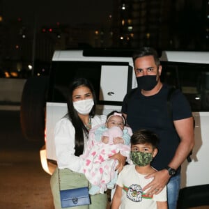 Simone é casada com o empresário Kaká Diniz e tem dois filhos: Henry, de 6 anos, e Zaya, de 4 meses