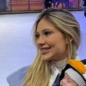 Virgínia Fonseca mostrou a filha, Maria Alice, vestida de pinguim em passeio por parque temático de Gramado, no Rio Grande do Sul, em 6 de julho de 2021