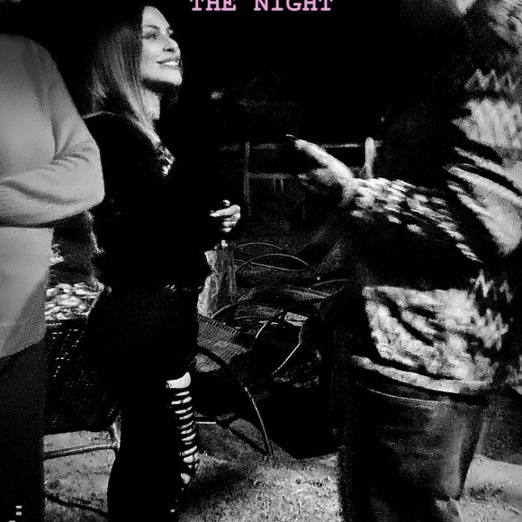 Cleo e Leandro D'Lucca comemoraram casamento com amigos e família por videochamada e poucos presentes no cartório