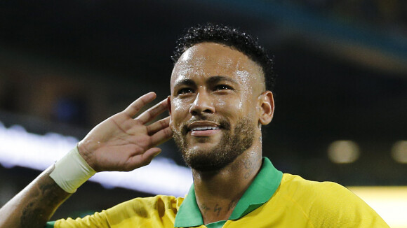Neymar convida ex de Arthur Picoli para jogo da Seleção e festa pós-final. Entenda!