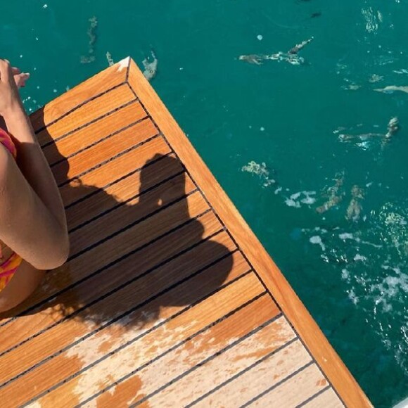 Bruna Marquezine posta primeiro trabalho de atriz e web reage