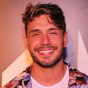 Sarah Andrade, do 'BBB 21', e o modelo Lucas Viana estão viajando por Alagoas