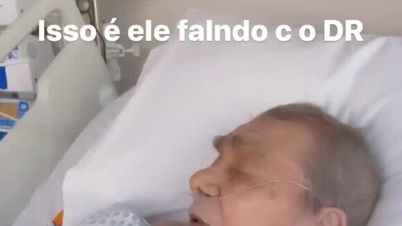 Virgínia Fonseca 'flagra' pai reclamando da comida do hospital