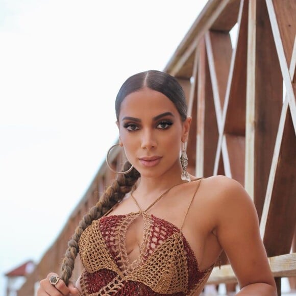 Anitta se apresentou nos Prêmios Juventud, nos Estados Unidos