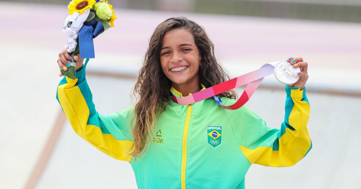 Orgulho Famosos Vibram Com Prata De Rayssa Leal No Skate Purepeople