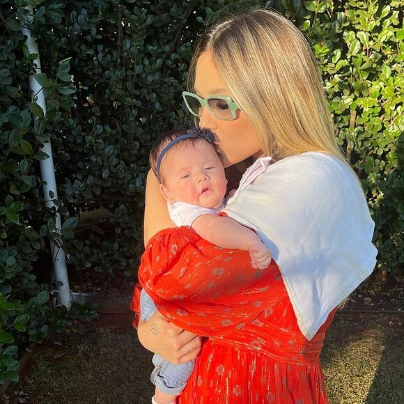 Virgínia mostrou que Maria Alice tentou dançar quando ouviu o pai cantar para ela