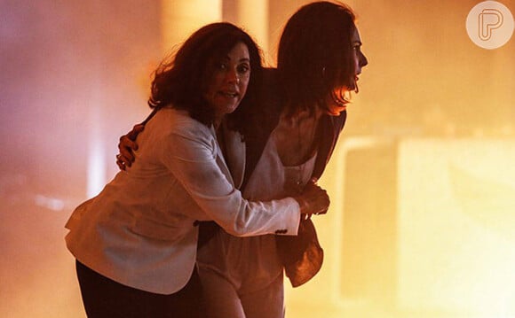 A novela 'Alto Astral', em 2014, fez um reparo pela morte das personagens lésbicas em 'Torre de Babel' e reproduziu a mesma cena, neste caso, com Maria Inês e Úrsula salvas da explosão